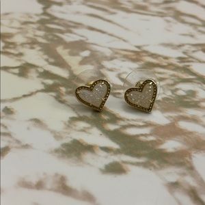 Aborable Kendra heart earrings